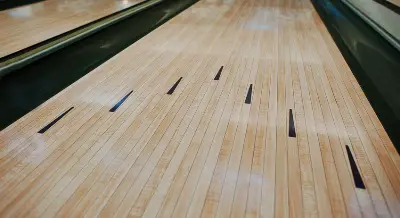 how far are the arrows from the foul line in bowling